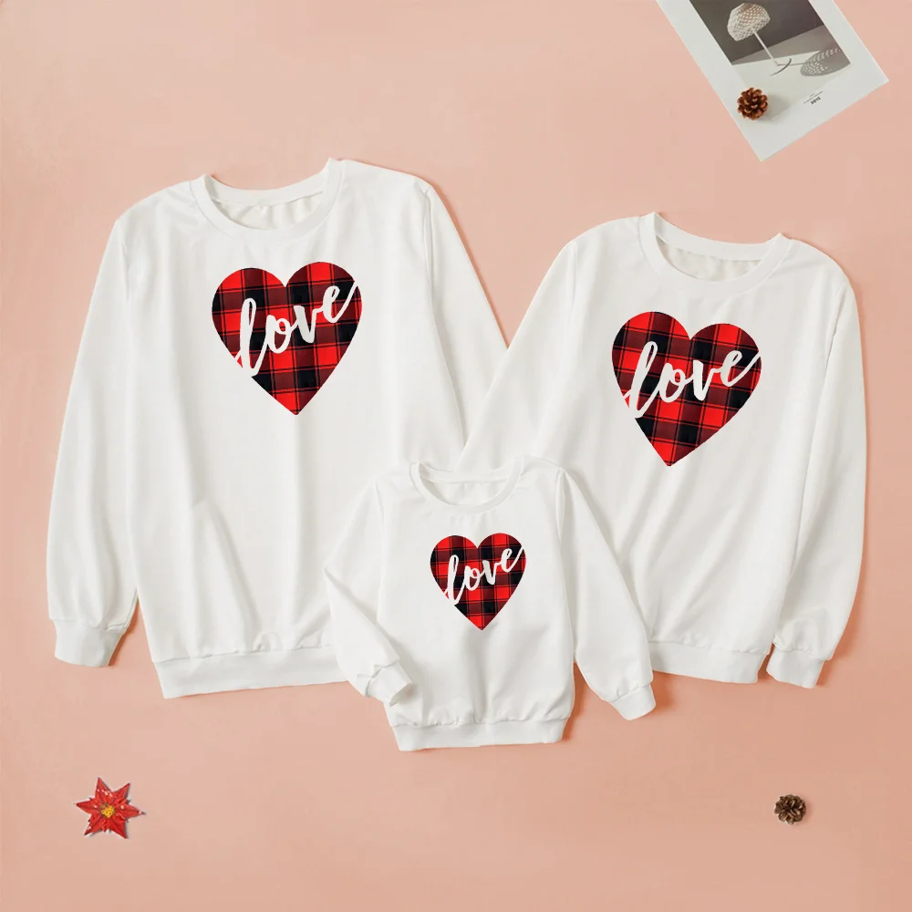 White Hot Stamping Heart Letter Printed Sweater Top for Family Matching