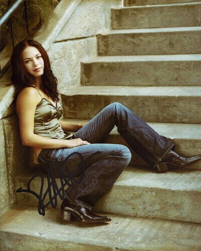 Kristin Kreuk Signed Autographed Photo Poster painting 8x10