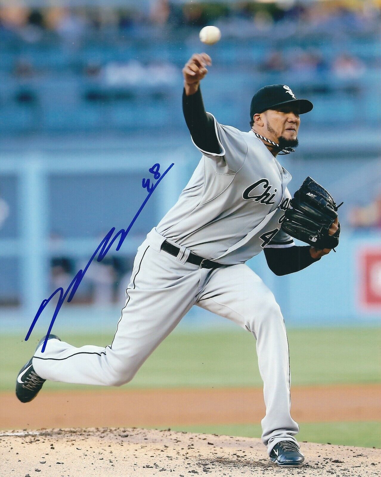 Autographed 8x10 HECTOR NOESI Chicago White Sox Photo Poster painting - COA