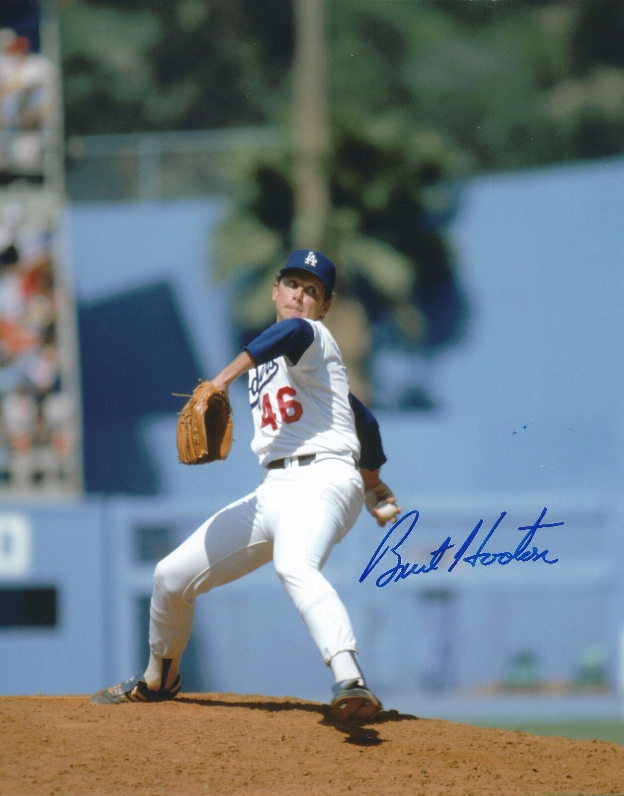 Signed 8x10 BURT HOOTON Los Angeles Dodgers Autographed Photo Poster painting - COA