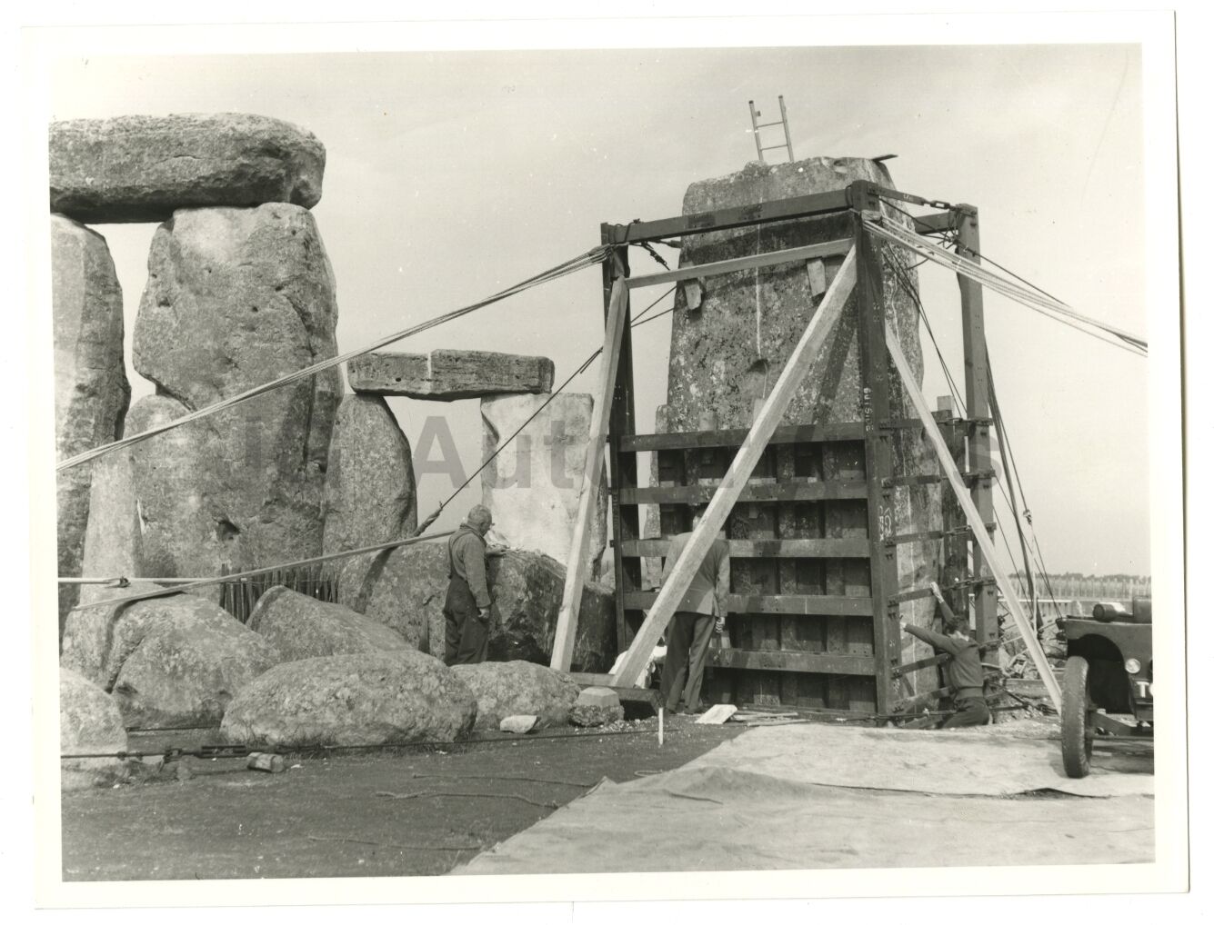 Stonehenge - Vintage Publication Photo Poster paintinggraph - England