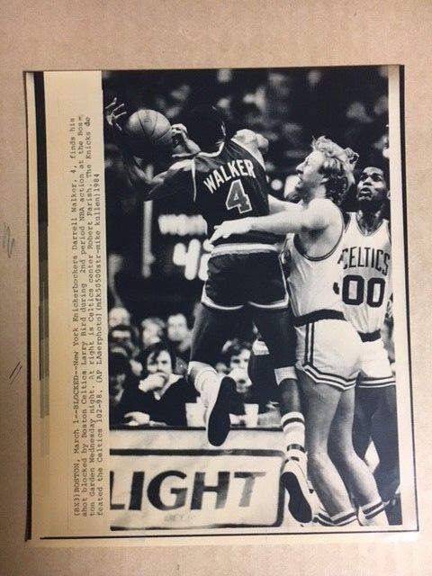 Original 1984 AP Laser Wire Photo Poster painting Larry Bird Boston Celtics HOF vs NY Knicks