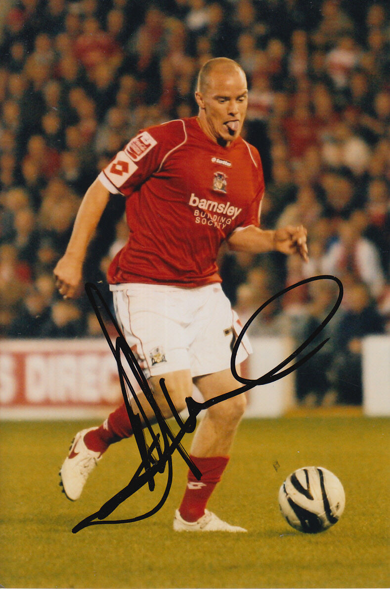 BARNSLEY HAND SIGNED IAIN HUME 6X4 Photo Poster painting 3.