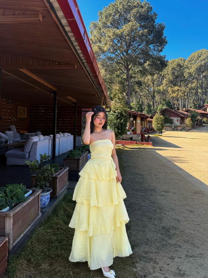 Lussooy Airy Daffodil Straight Across Ruffles Sleeveless Prom Dress