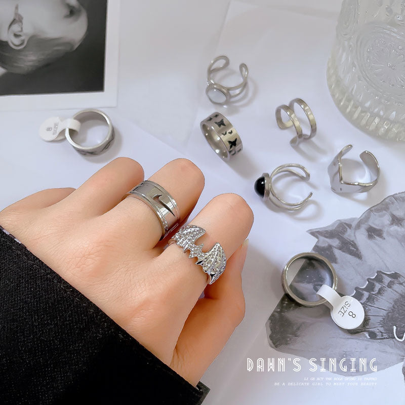 Unisex Cute & Edgy Crown Titanium Steel Polishing Rings