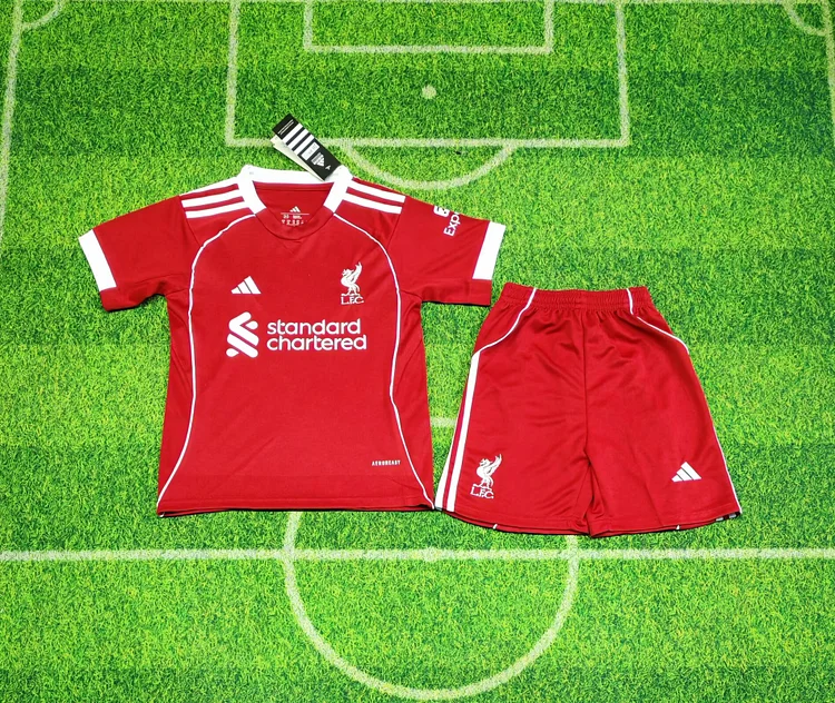 25/26 Liverpool home kids wear
