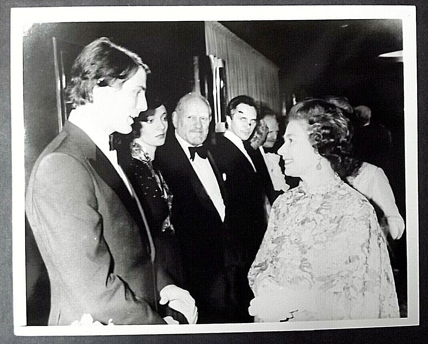 CHRISTOPHER REEVE: (SUPERMAN) MEETS QUEEN ELIZABETH AT LONDON Photo Poster painting (WOW)