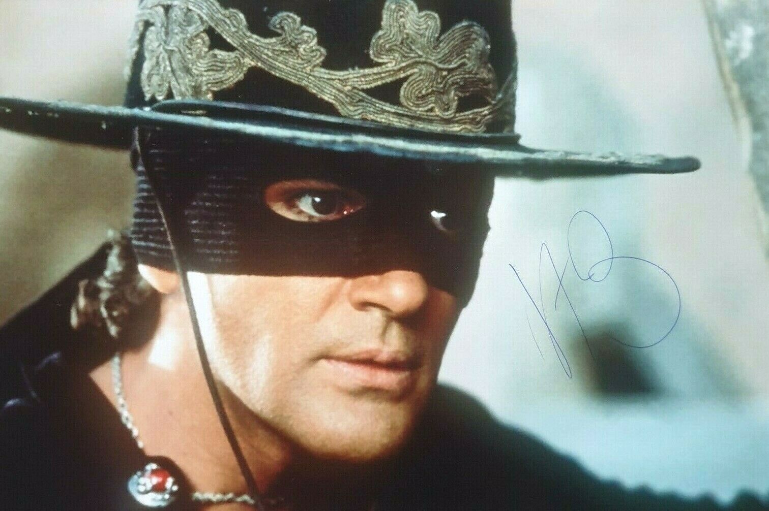 ANTONIO BANDERAS In-Person Signed Autographed Photo Poster painting RACC COA The Mask of Zorro