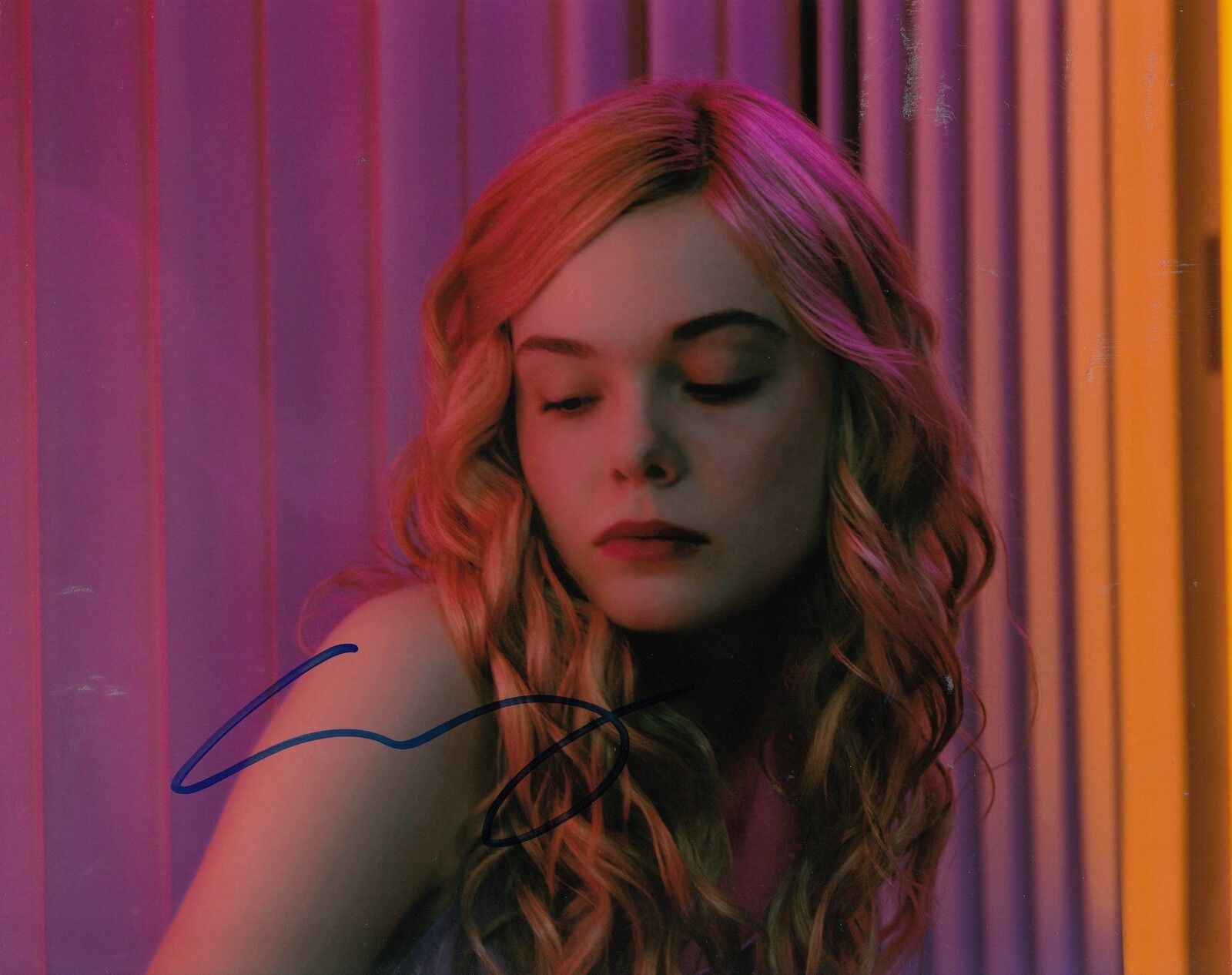 ELLE FANNING signed *THE NEON DEMON* MOVIE 8X10 Photo Poster painting autographed JESSE W/COA #2