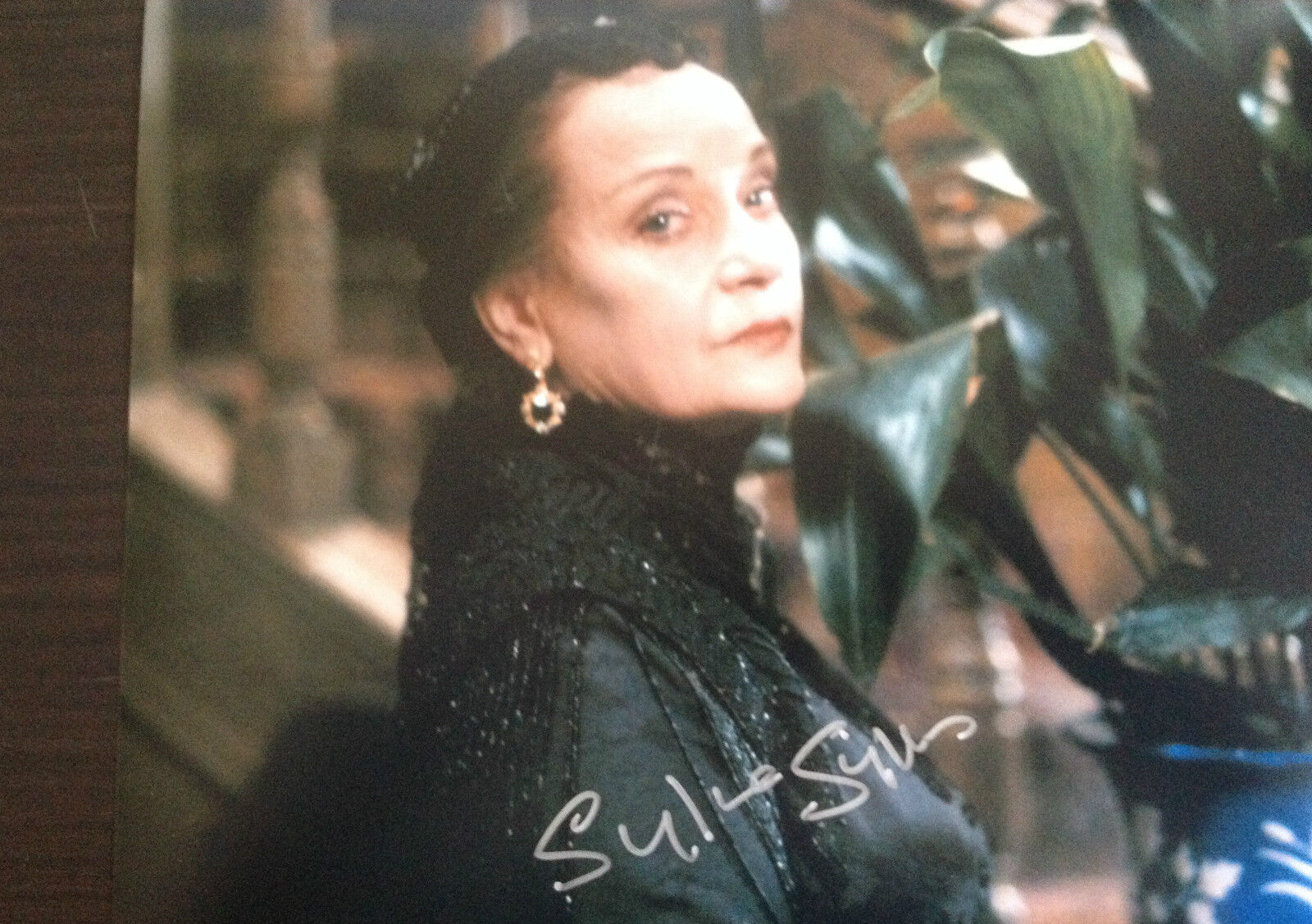 SYLVIA SYMS - DR WHO TV SERIES ACTRESS - EXCELLENT SIGNED Photo Poster paintingGRAPH