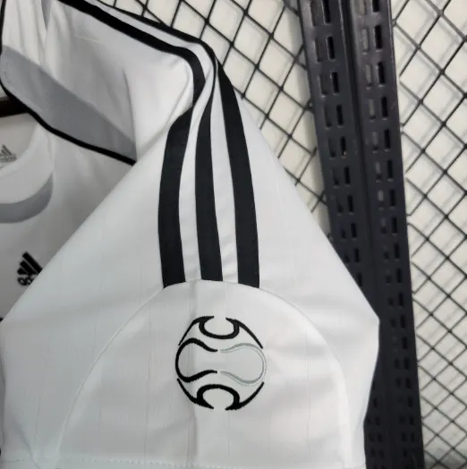 Retro 2006-07 Real Madrid Home Football Shirt