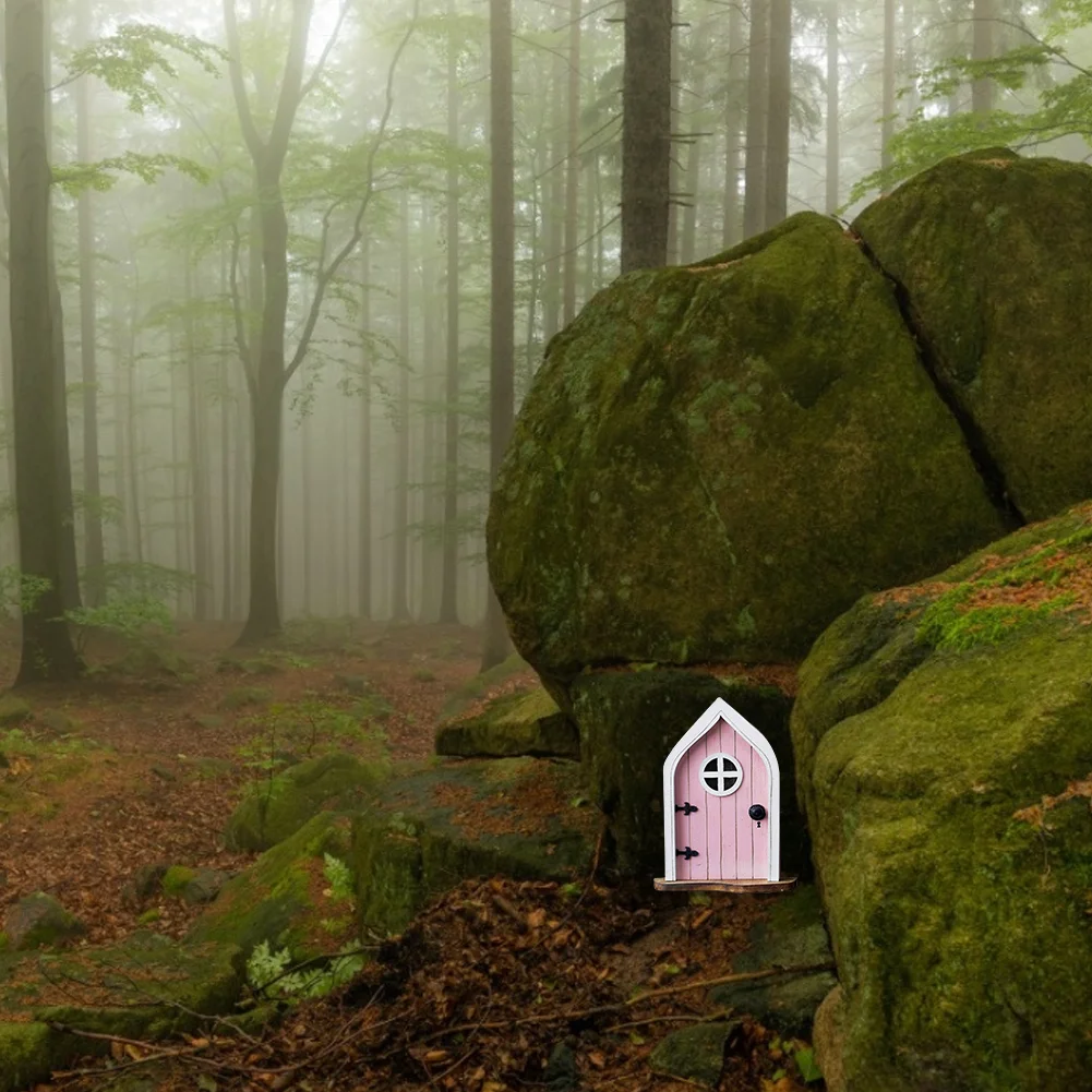 Wooden Miniature Fairy Dwarf Window Door Tree Yard Gnome Sculpture (B)