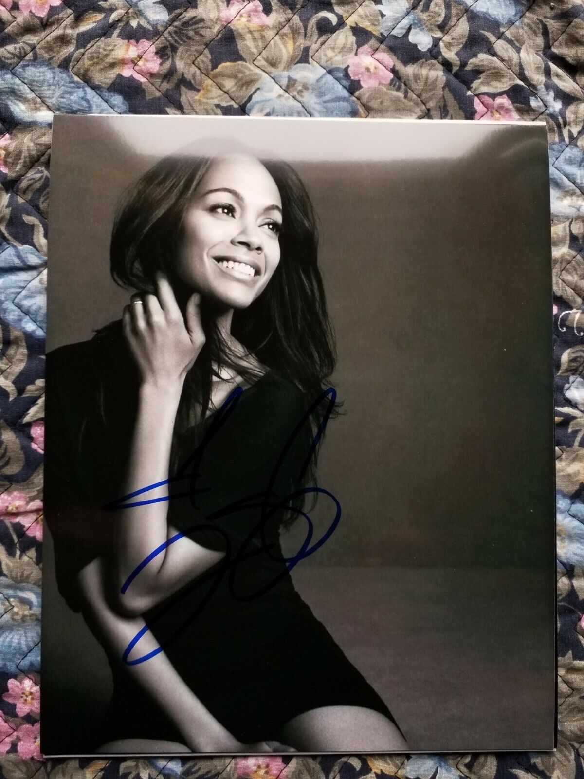 Autographed Zoe Saldana Authentic Signed 8 x 10 Photo Poster painting - Really Nice