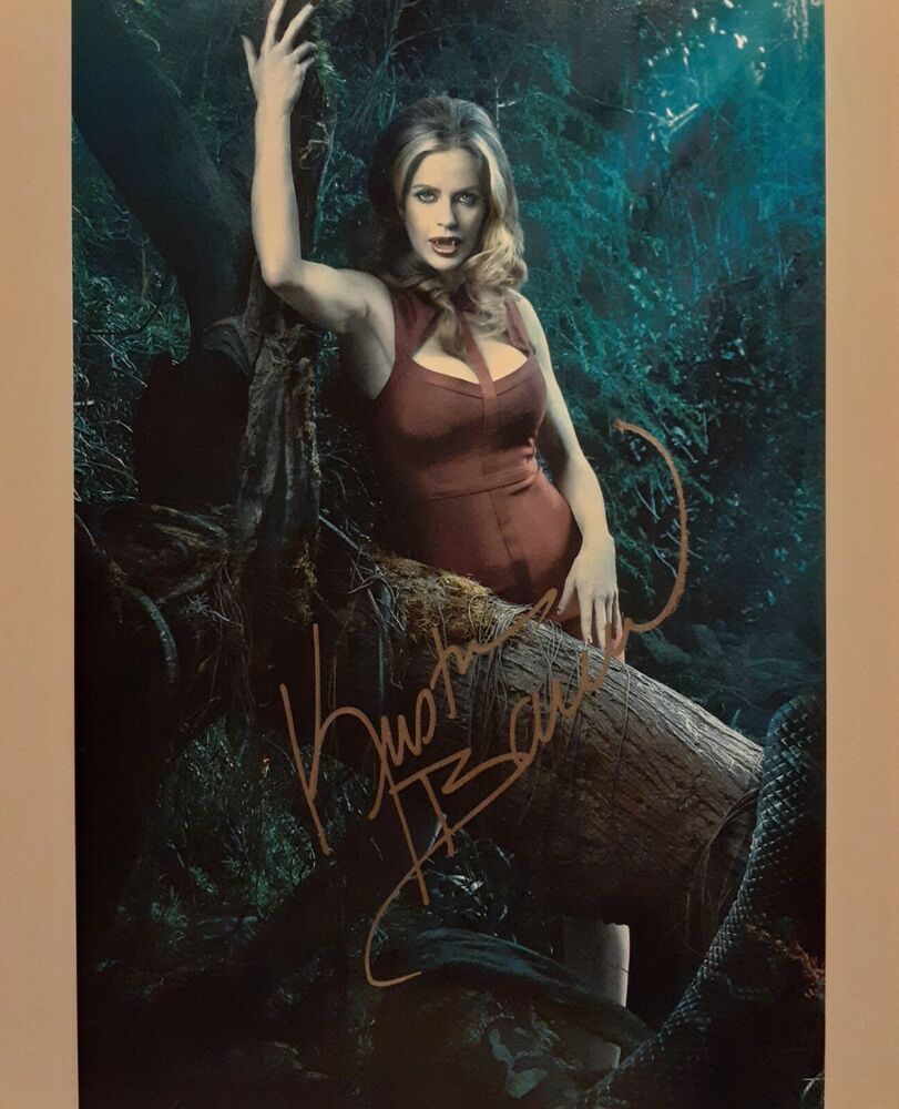 Kristin Bauer signed 8x10