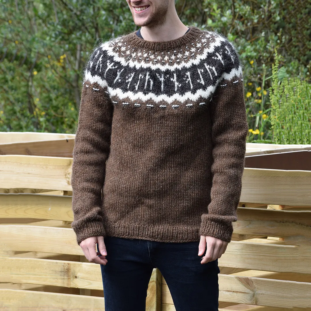 Vintage Graphic Crew Neck Iceland Sweater