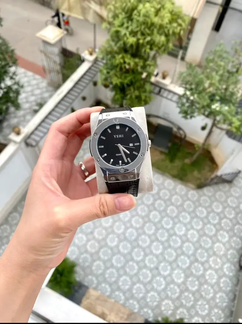Product Introduction of YSHI men's fashion watch with smooth bezel, leather strap, smart clasp, lunar calendar dongho 14