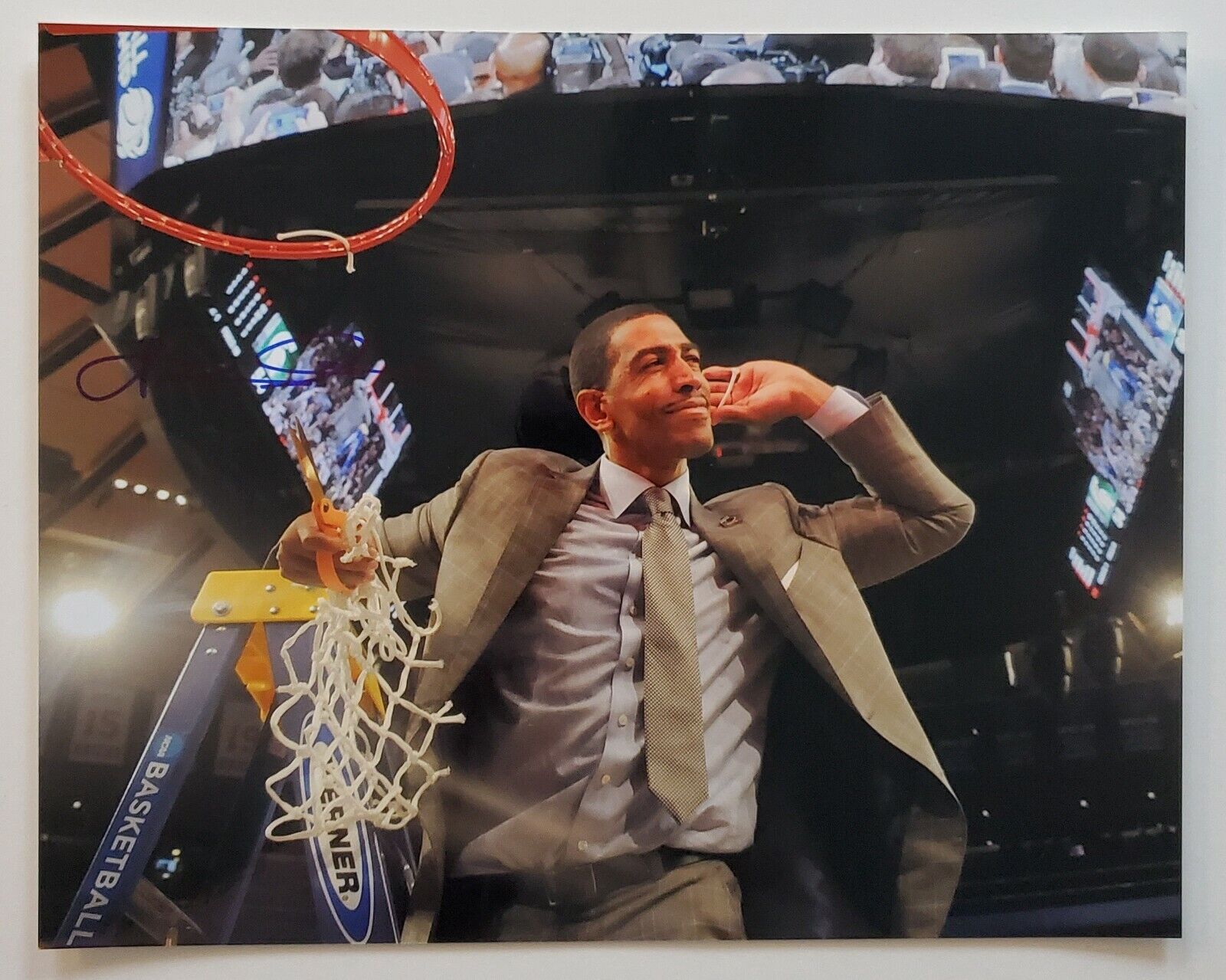 Kevin Ollie Signed 8x10 Photo Poster painting NCAA UCONN Huskies Coach Basketball RAD