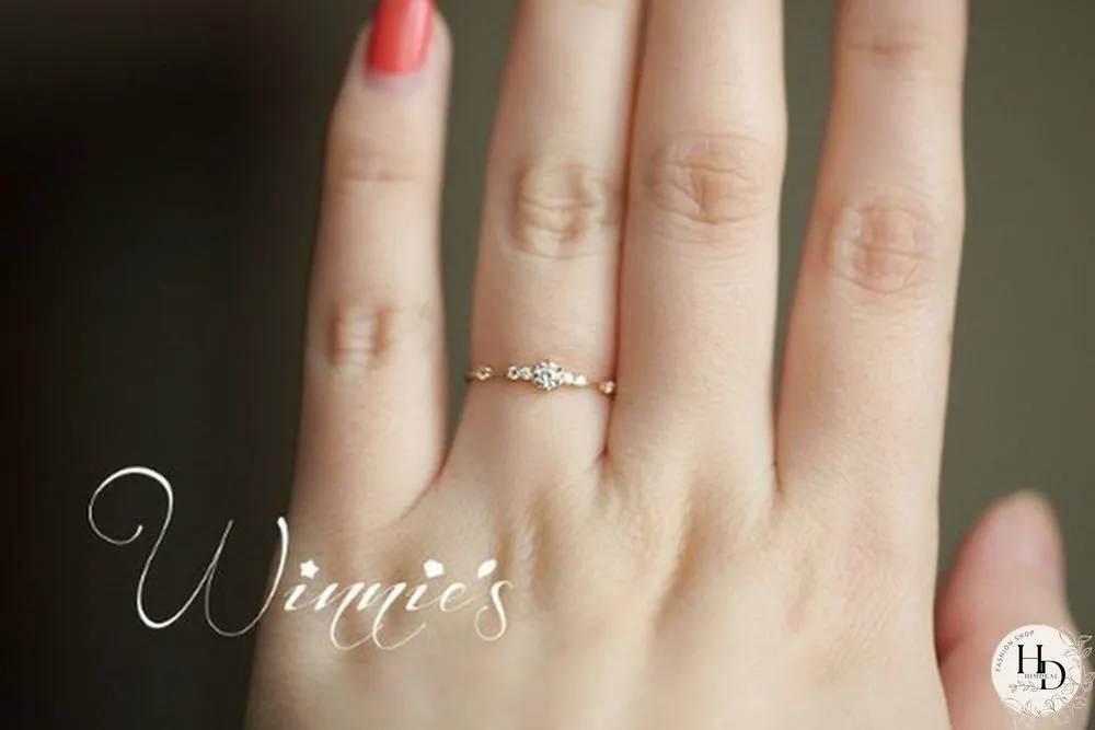 New 18k Yellow Gold 7 Small Diamonds Exquisite Ladies Engagement Diamond Ring Jewelry Ring (4-11)