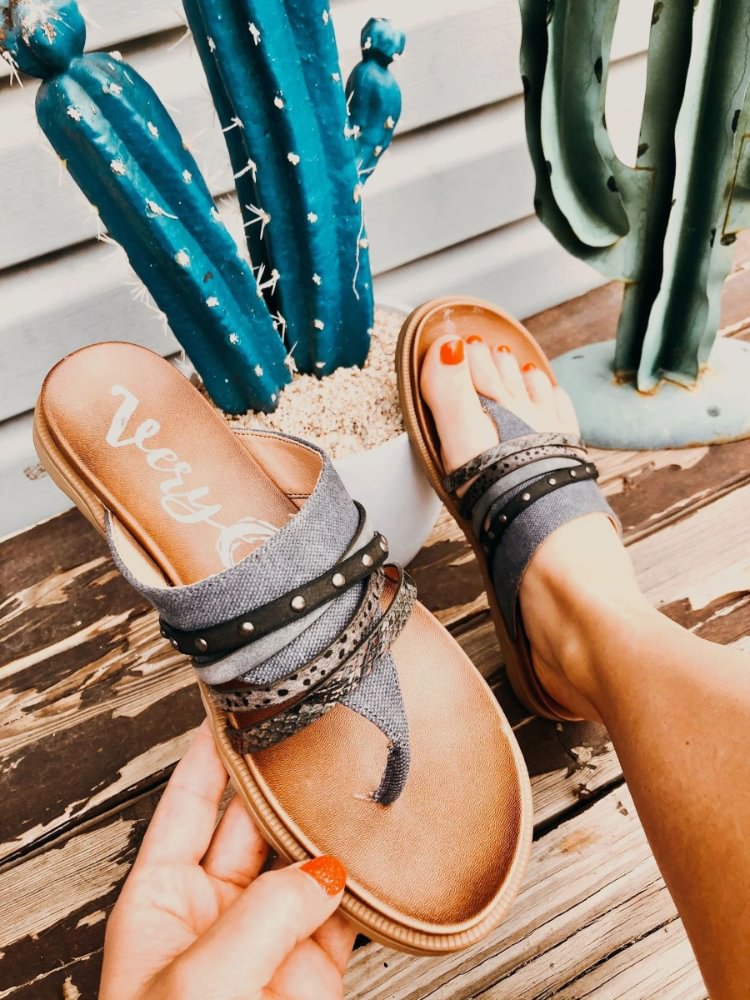 Vintage Studded Snake Print Colorblock Flat Flip Flop