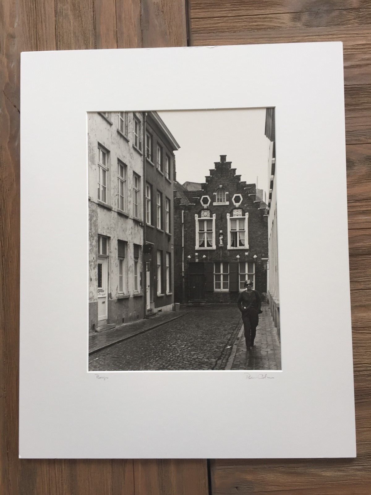 Bruce Blum Signée B&w Photo Poster painting Imprimé (9 1/5.1cmX 33cm)  Bruges 