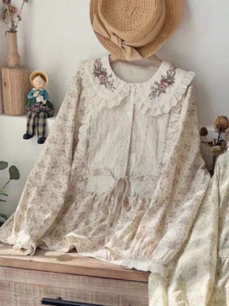 Women's Lace Scoop Neck Long Sleeved Top