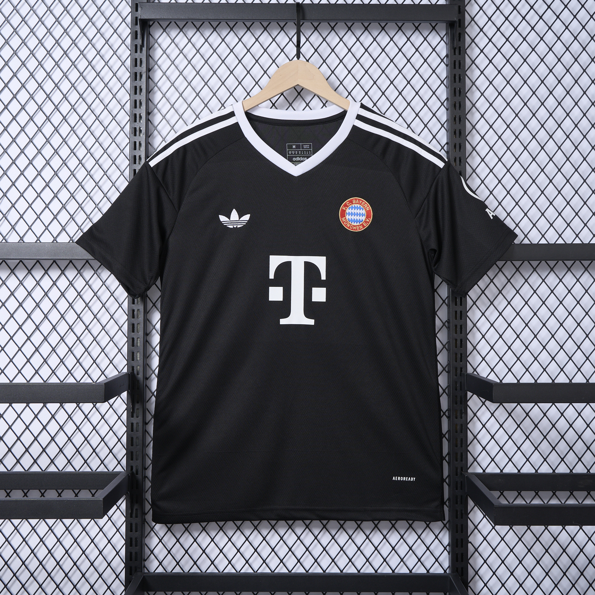 Bayern Munich 24-25 Third Goalkeeper Black Jersey - Fans Version