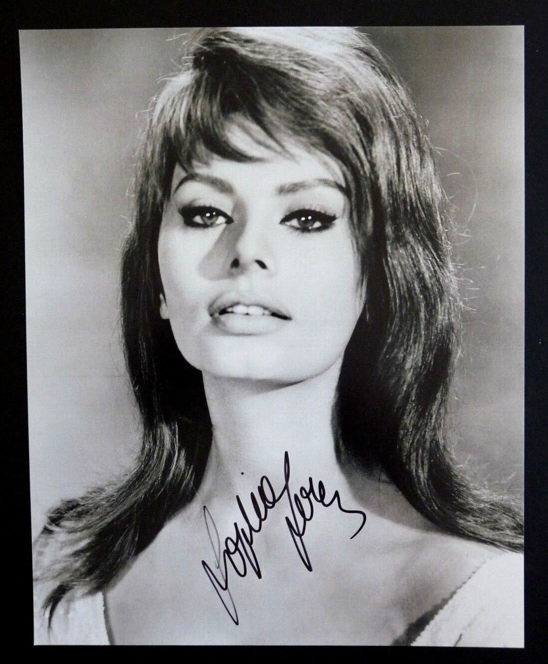 Sophia Loren Sexy Signed Autographed 8x10 Photo Poster painting Beckett BAS Certified #3