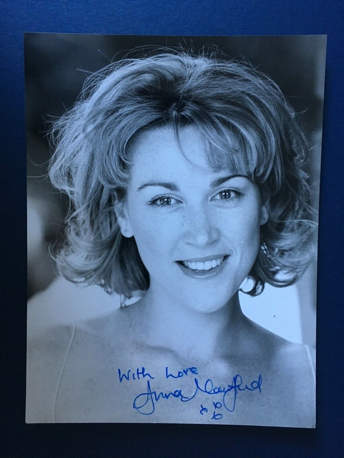 ANNA MOUNTFORD - POPULAR BRITISH ACTRESS - EXCELLENT SIGNED Photo Poster paintingGRAPH