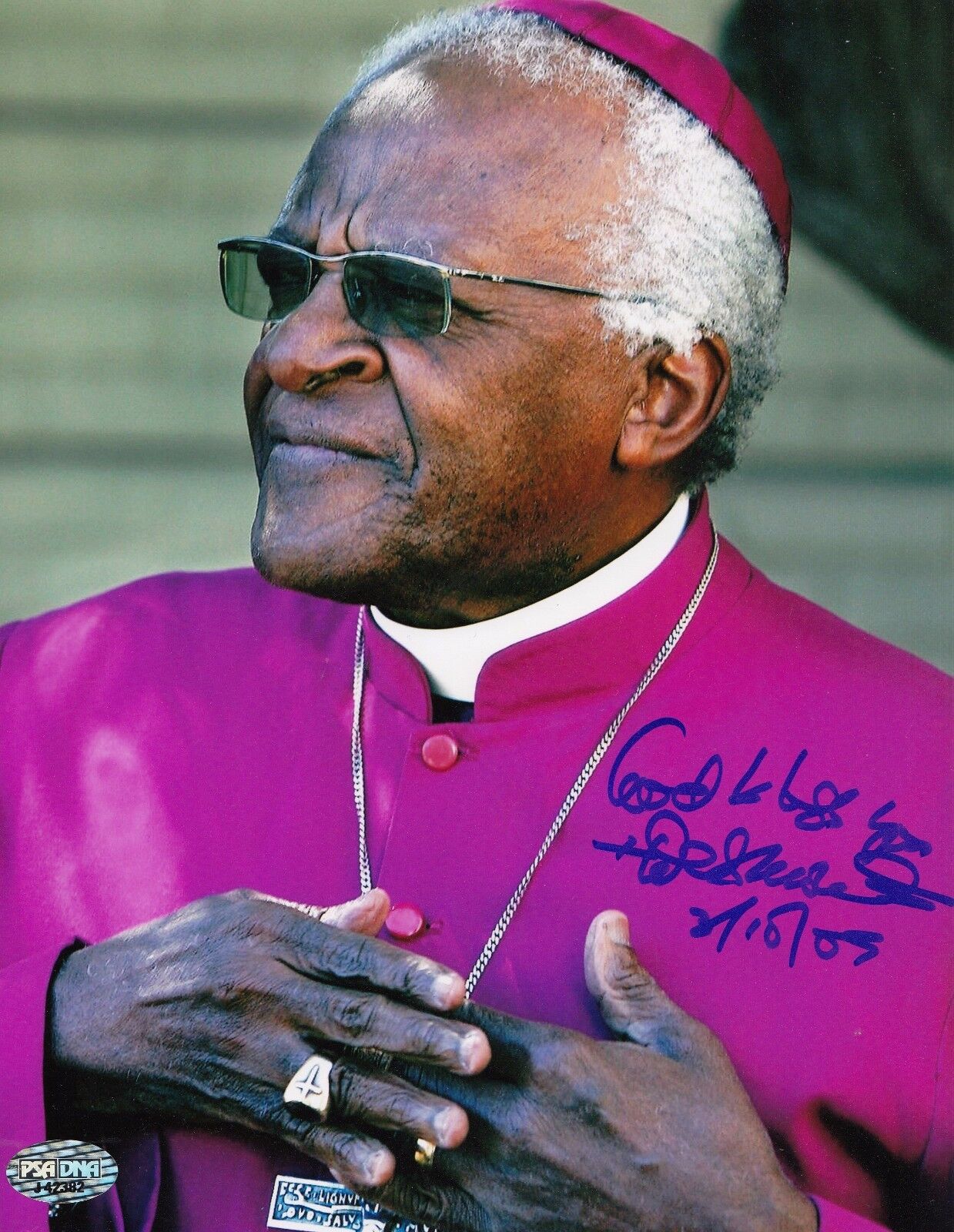 Desmond Tutu autographed Anglican bishop 8x10 Photo Poster painting PSA/DNA authenticated J42382