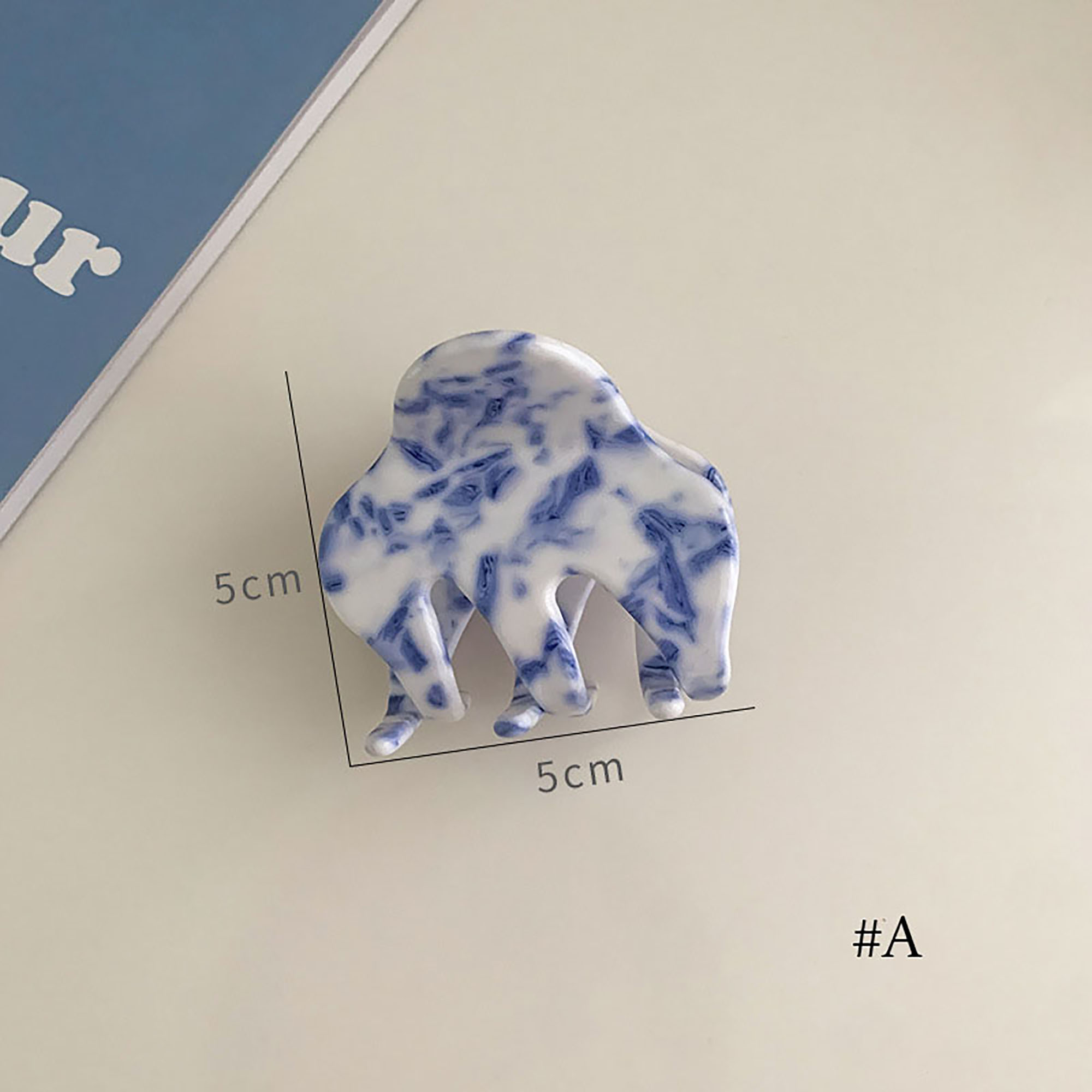Blue and white porcelain hair clip