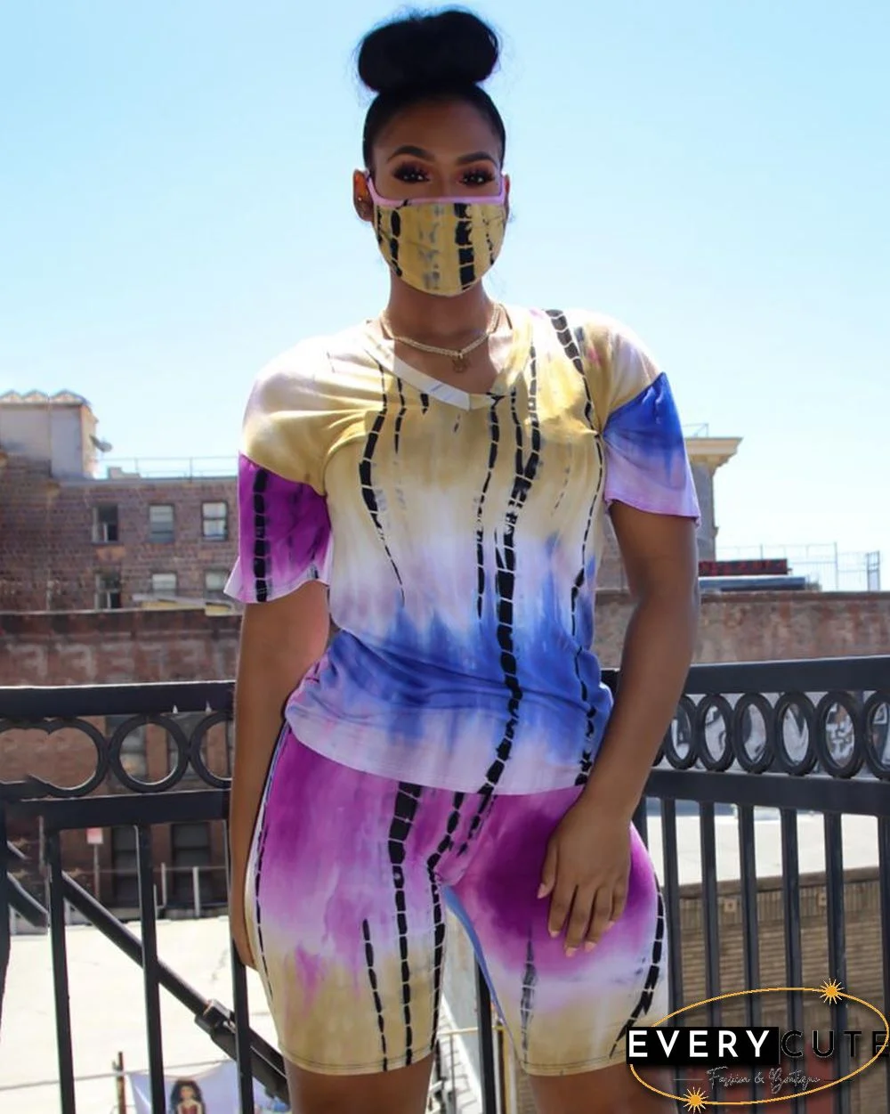 Tie Dye Print V-neck Top & Shorts Set With Face Cover P15943