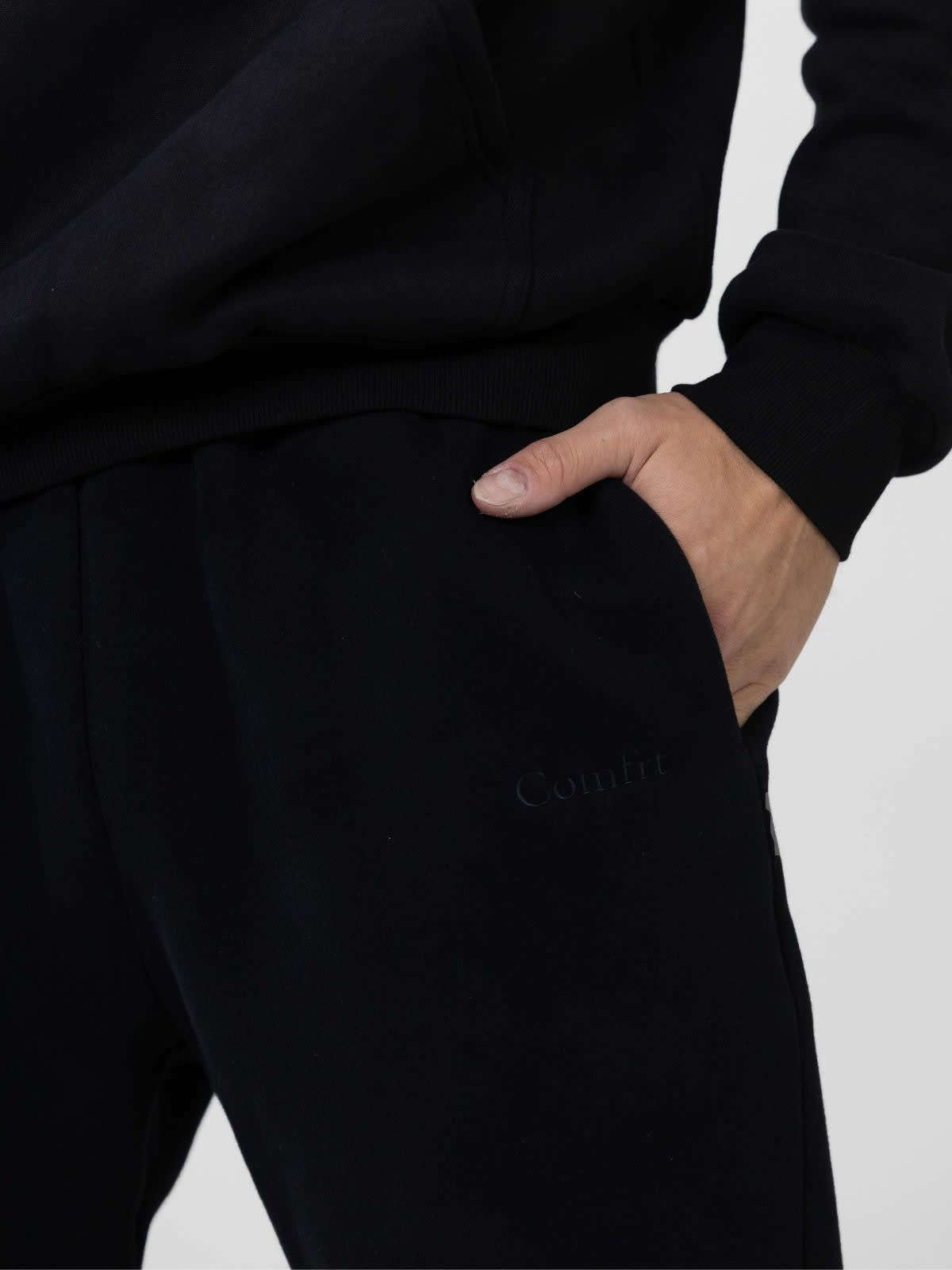 Comfrt Oversized Sweatpants &ndash; Black