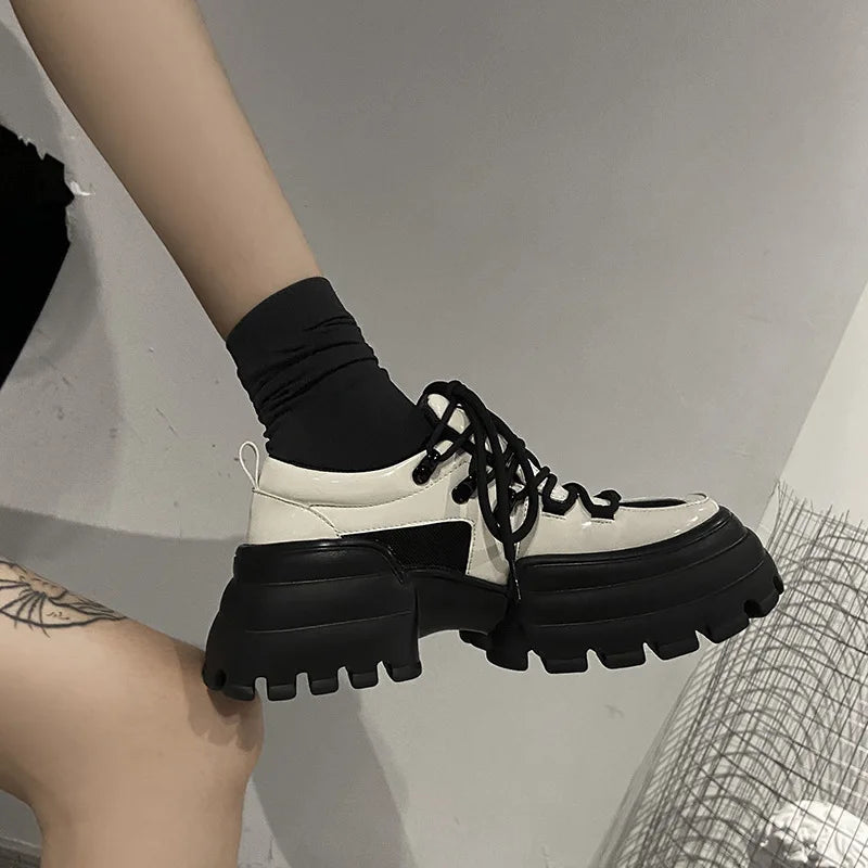 Aiertu Ladies British Casual Sport Leather Shoe Autumn New Big Head Muffin Small Leather Shoe Female Japanese College Style Single Shoe Aiertu