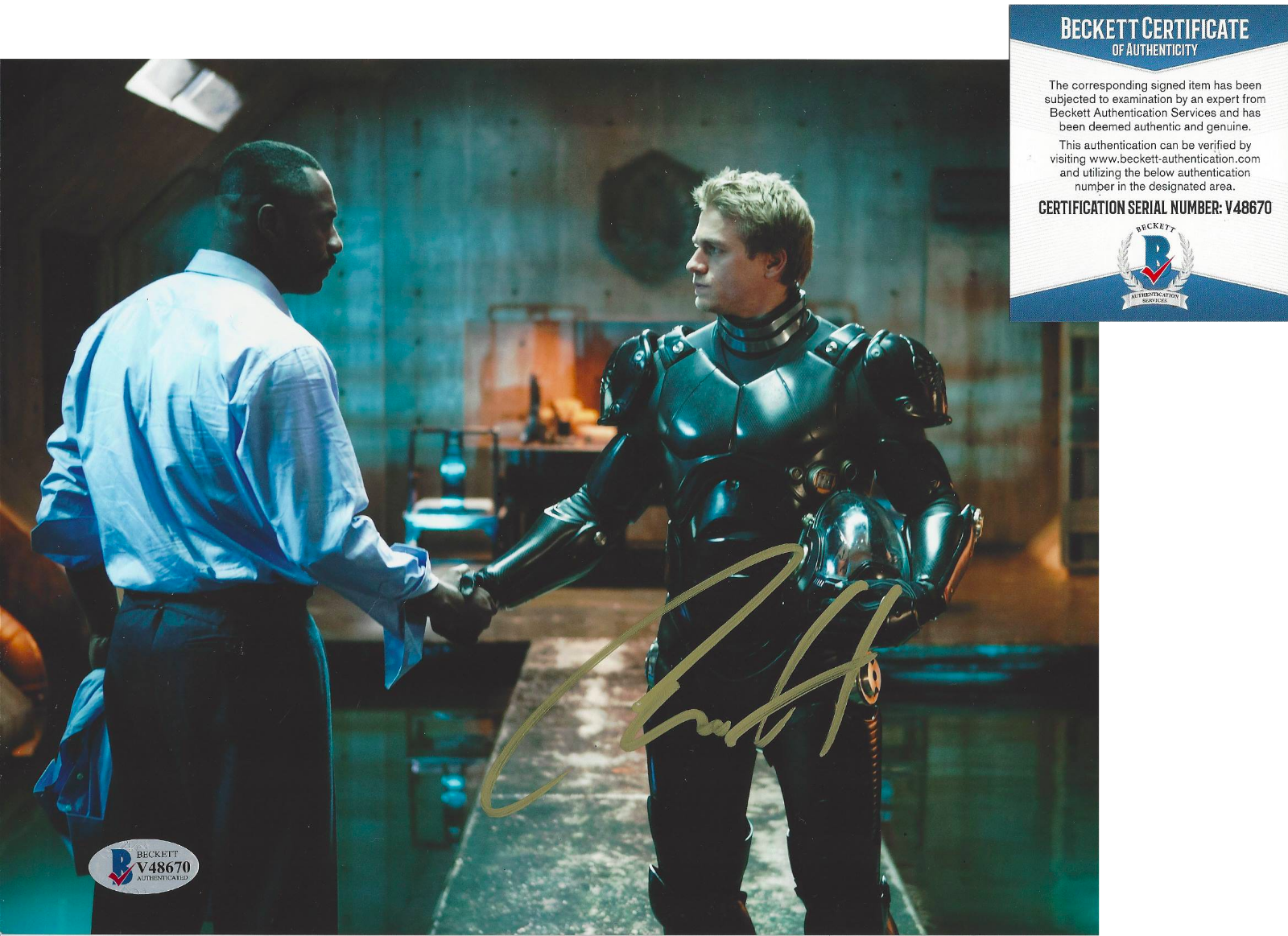 CHARLIE HUNNAM SIGNED 'PACIFIC RIM' 8x10 MOVIE Photo Poster painting ACTOR PROOF BECKETT COA BAS