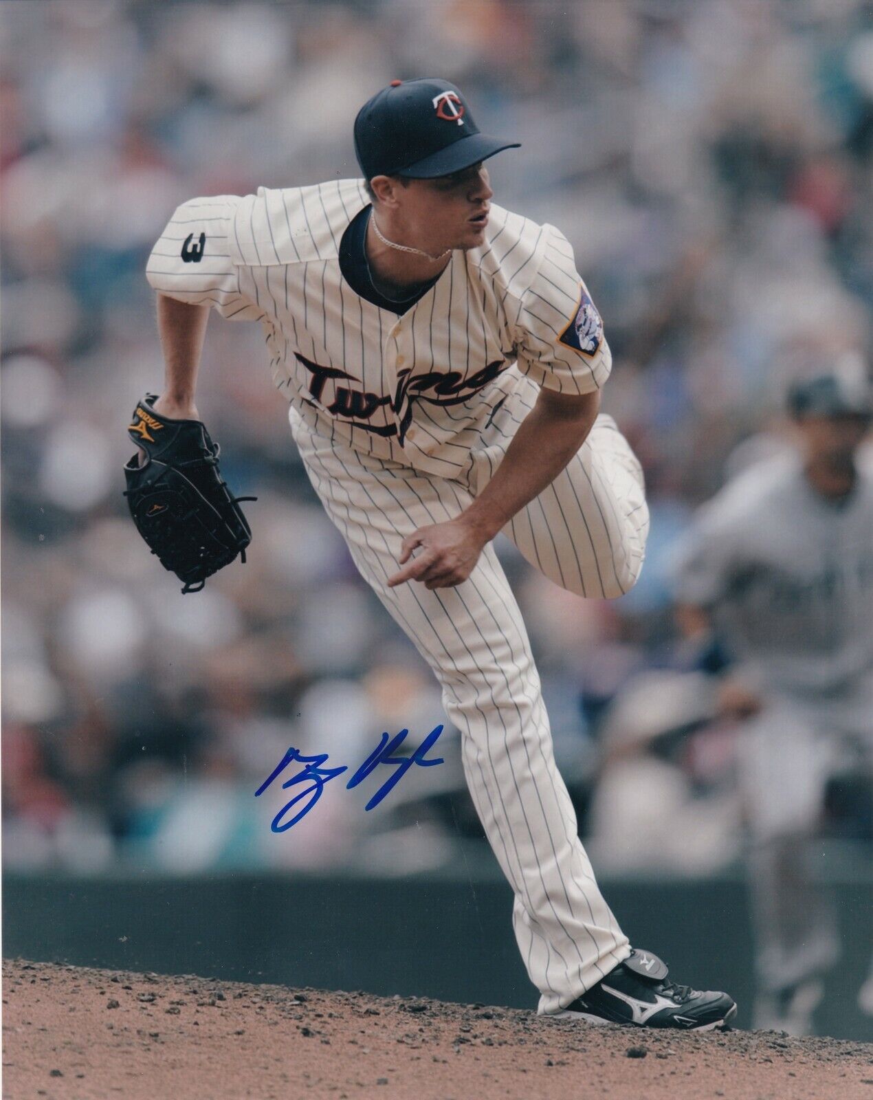 DUSTY HUGHES MINNESOTA TWINS ACTION SIGNED 8x10