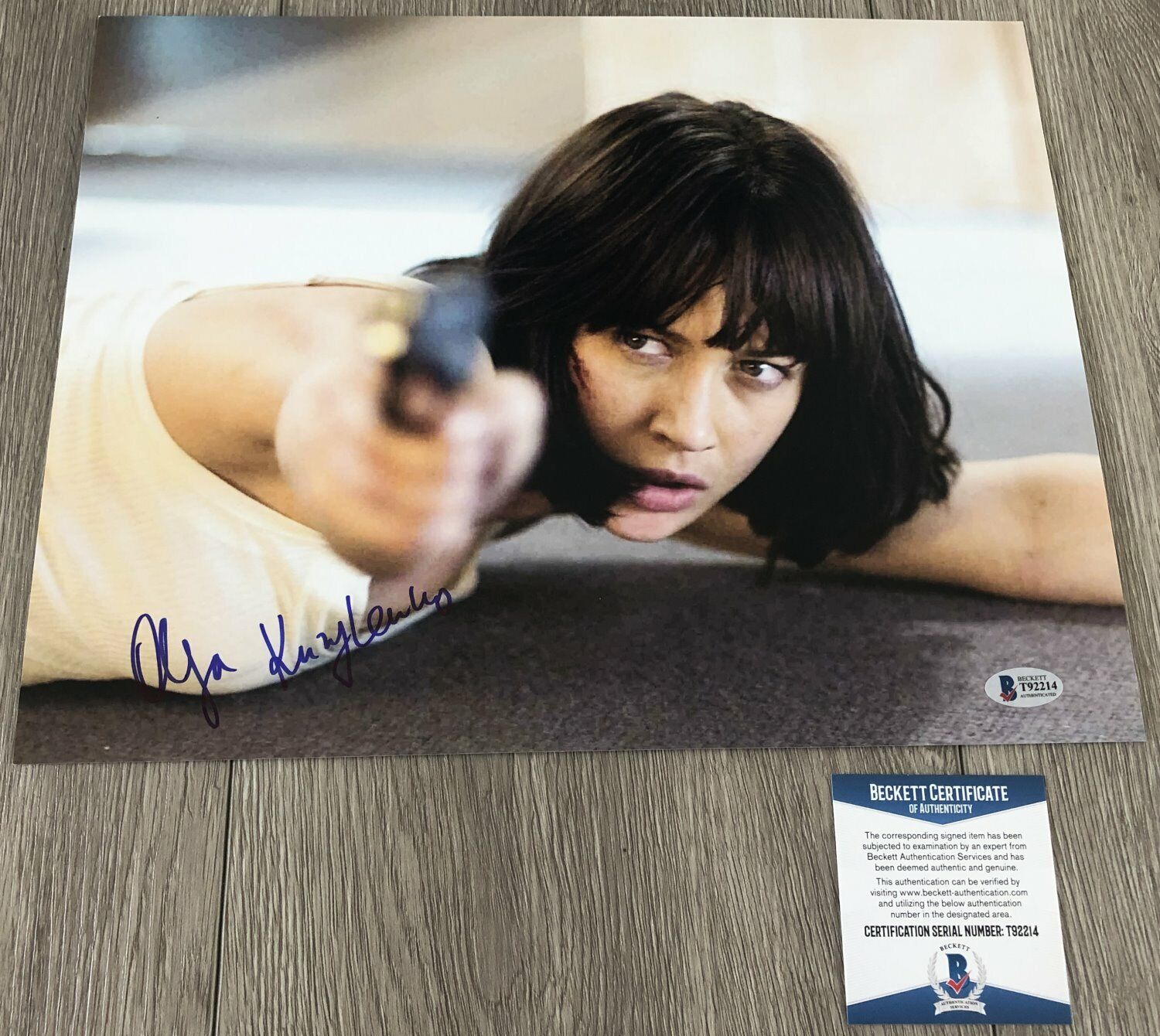 OLGA KURYLENKO SIGNED QUANTAM OF SOLACE 11x14 Photo Poster painting A w/PROOF & BECKETT BAS COA