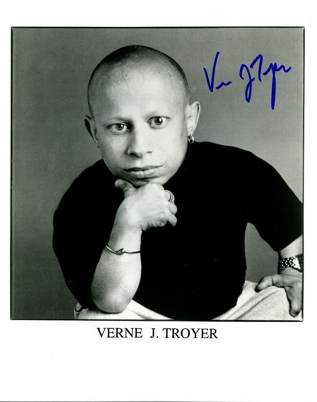 VERNE TROYER Signed Photo Poster painting - Austin Powers