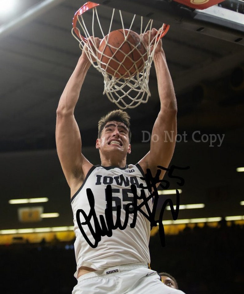 Luka Garza Signed Photo Poster painting 8X10 rp Autographed Iowa Hawkeyes Basketball