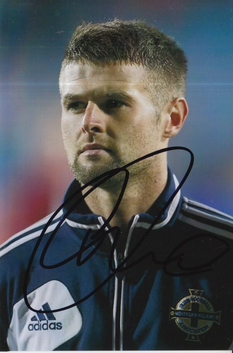 NORTHERN IRELAND HAND SIGNED OLIVER NORWOOD 6X4 Photo Poster painting.