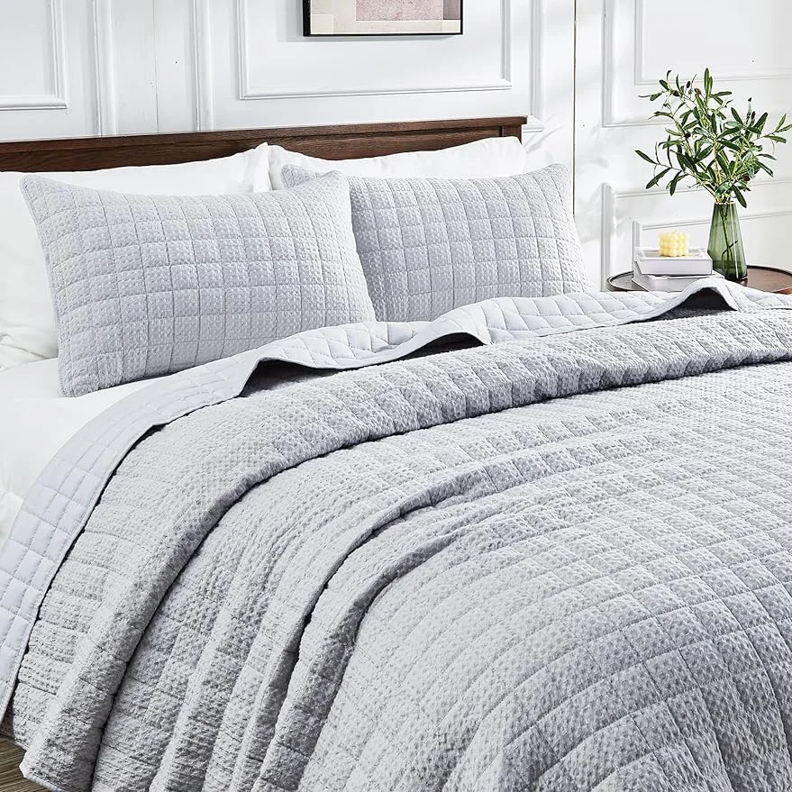 Qucover Waffle Quilt Set - 3 Pieces Plaid Bedspread King Size, Light Grey/Taupe Quilt Bedding Set with Shams