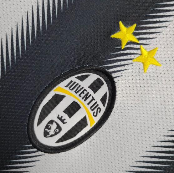 Retro Juventus 2011/2012 Home Football Shirt Thai Quality