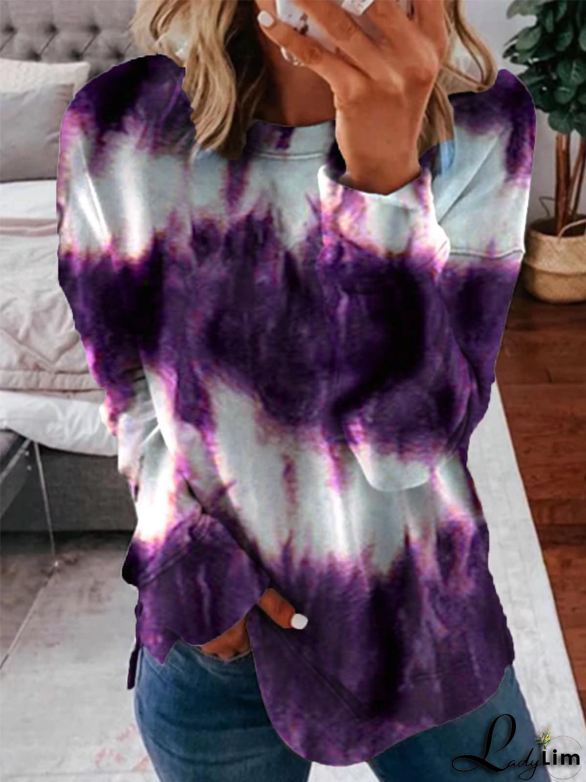 Fashionable and Minimalist winter garment