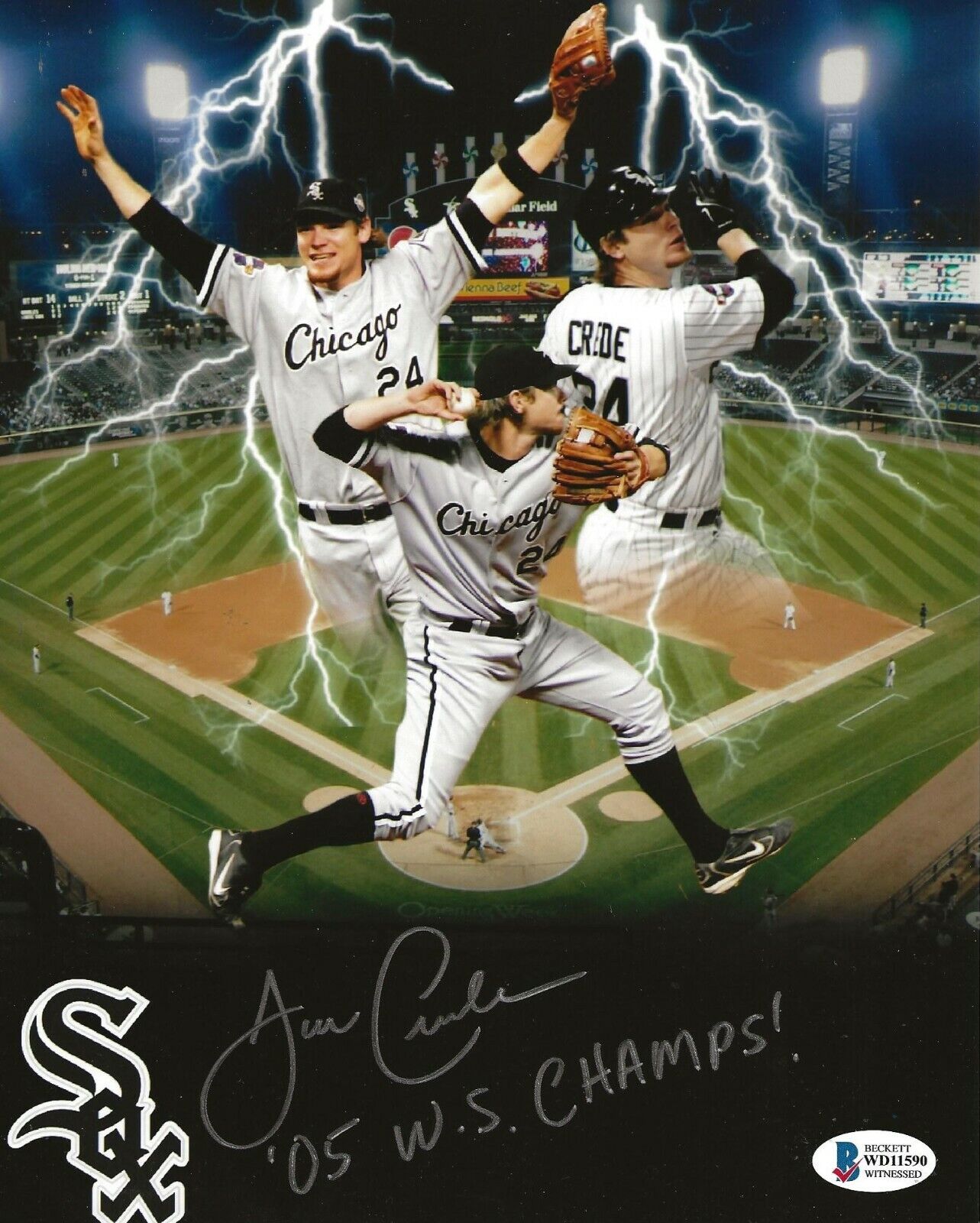 Joe Crede signed White Sox 8x10 Photo Poster painting W/ 2005 W.S. Champs Beckett Witnessed