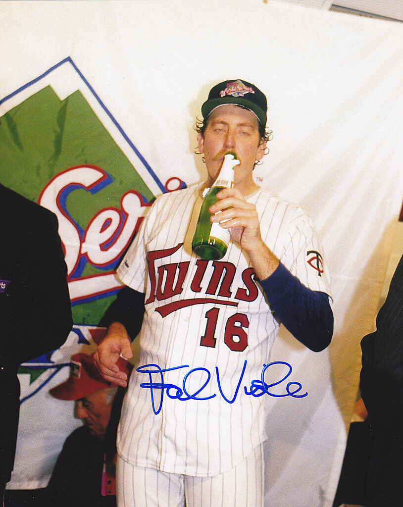 FRANK VIOLA MINNESOTA TWINS ACTION SIGNED 8x10