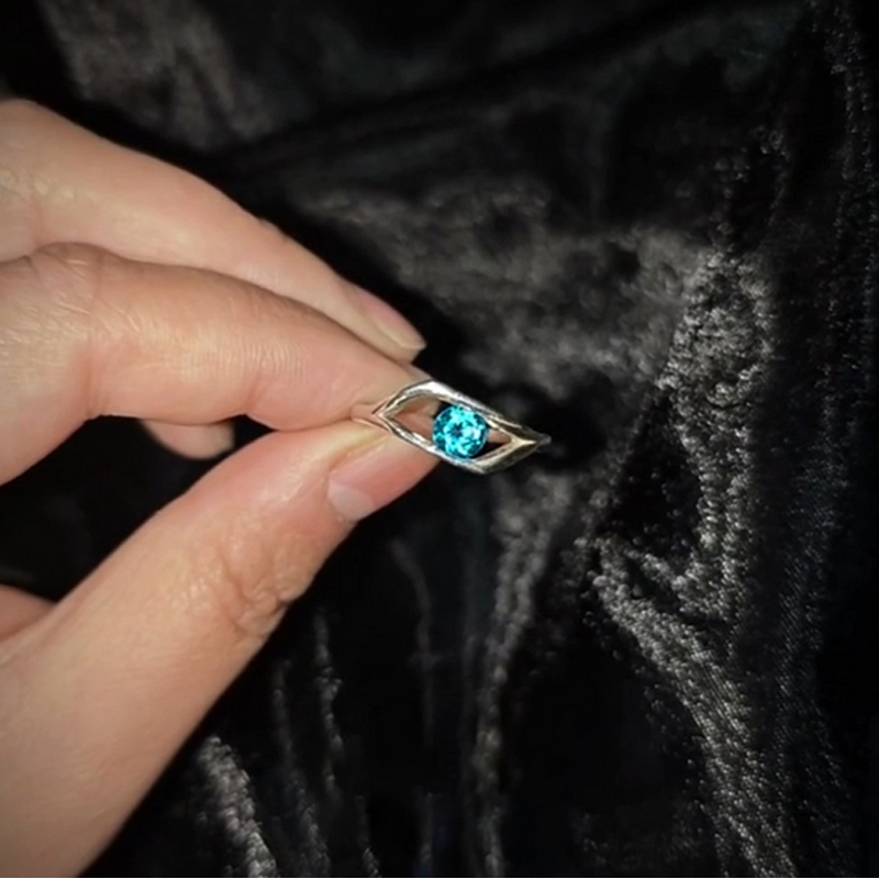 Six Eyes Ring