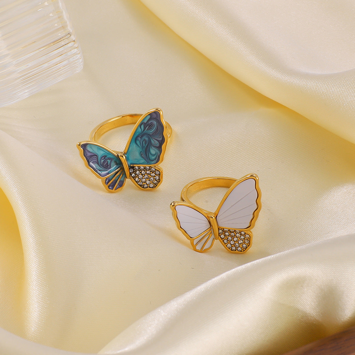 Retro Fashion Diamond Shell Butterfly Ring Female Exquisite Stainless Steel Plated 18K Gold Ring Niche Design