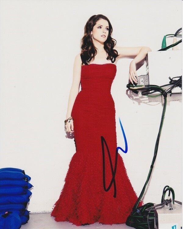 ANNA KENDRICK signed autographed 8x10 Photo Poster painting