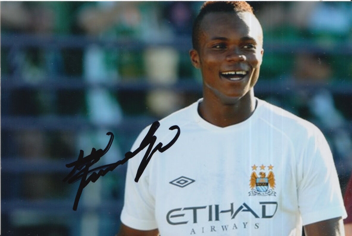 MANCHESTER CITY HAND SIGNED ALEX NIMELY 6X4 Photo Poster painting.