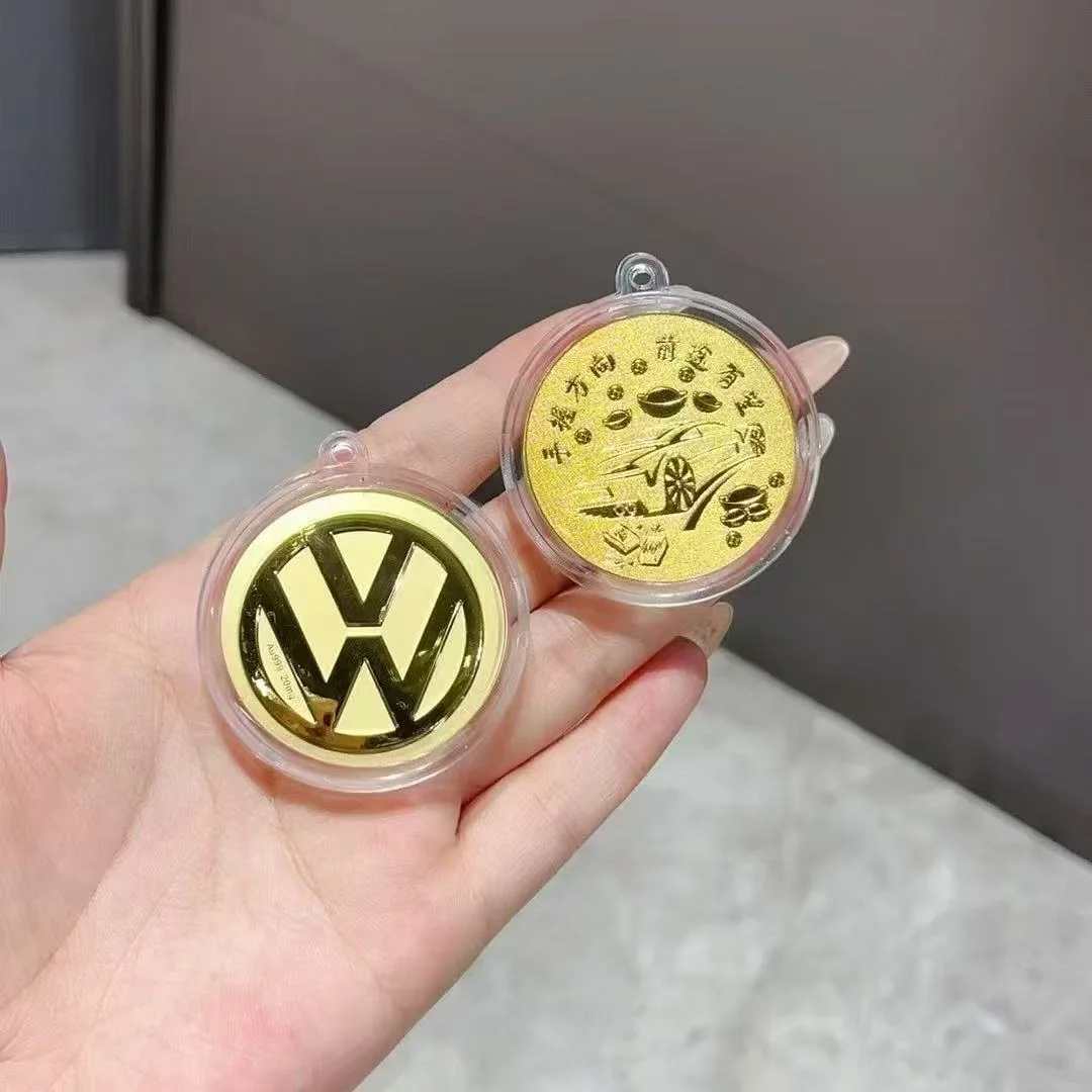 High-end car keychain (customizable with car logo)