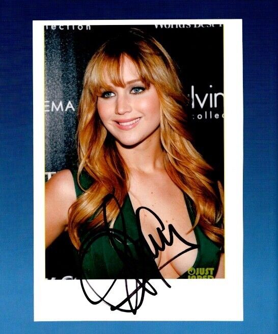 Jennifer Lawrence Autographed Photo Poster painting Actress The Hunger Games